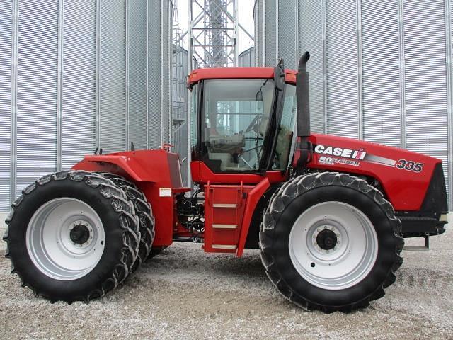 Image of Case IH Steiger 335 equipment image 3