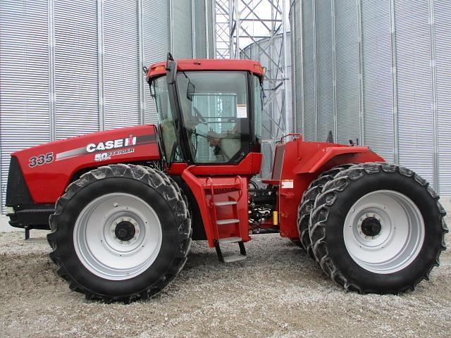 Image of Case IH Steiger 335 equipment image 2