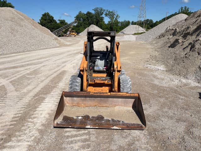 Image of Case 440 equipment image 1