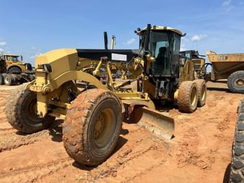 Main image Caterpillar 12M