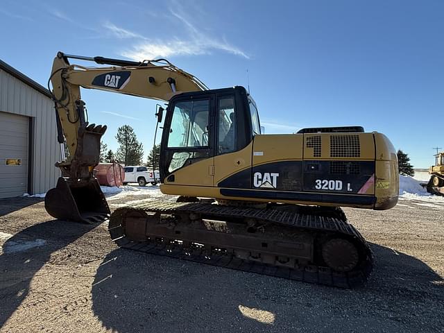 Image of Caterpillar 320DL equipment image 4