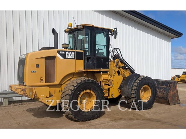 Image of Caterpillar 930H equipment image 2