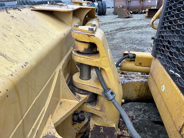 Image of Caterpillar D6N LGP equipment image 3