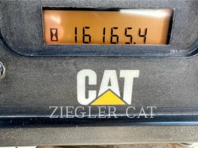 Image of Caterpillar D6T LGP equipment image 2