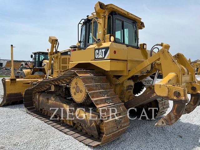 Image of Caterpillar D6T LGP equipment image 1