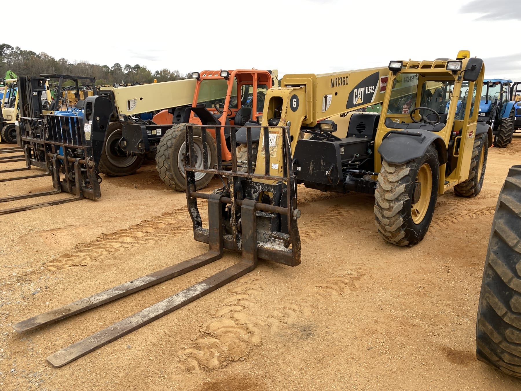 2008 Caterpillar TL642 Equipment Image0