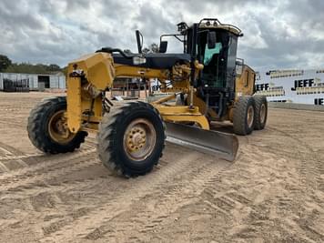 Main image Caterpillar 12M