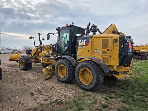 Image of Caterpillar 12M2 equipment image 2