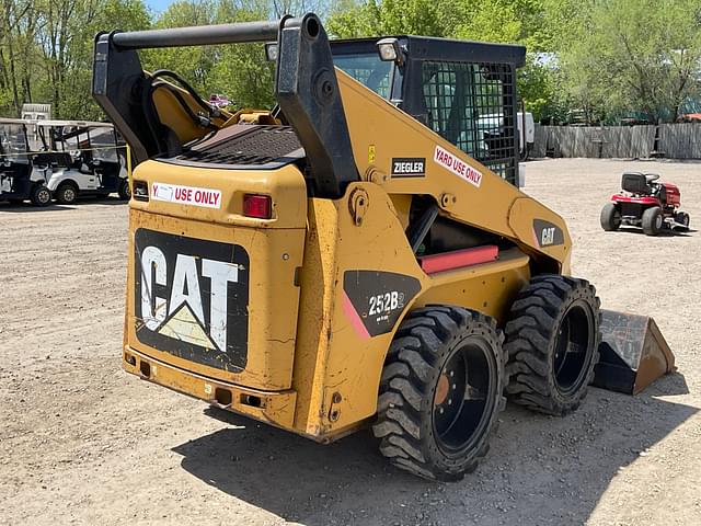 Image of Caterpillar 252B2 equipment image 4