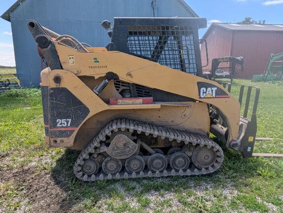 Image of Caterpillar 257 equipment image 3