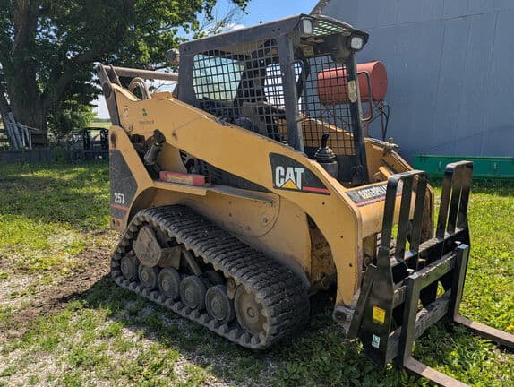Image of Caterpillar 257 equipment image 2