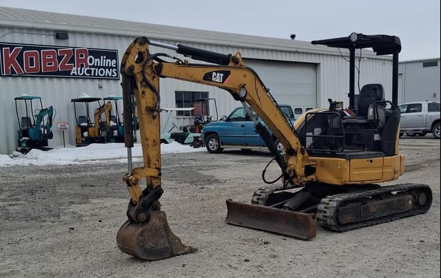 Image of Caterpillar 303C CR equipment image 1