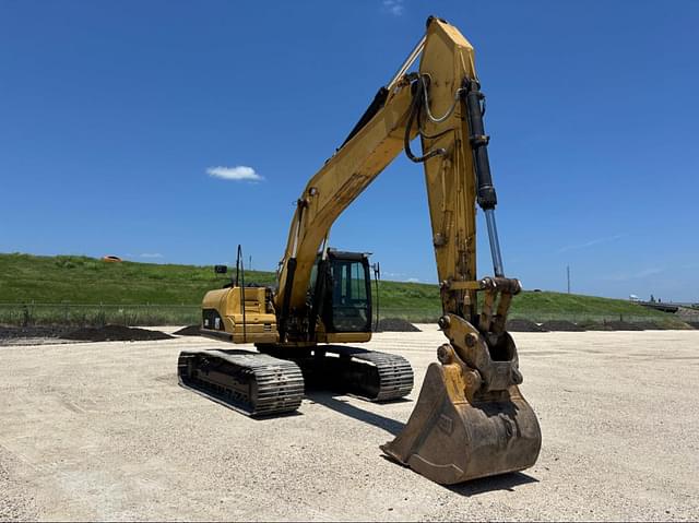 Image of Caterpillar 320D equipment image 2