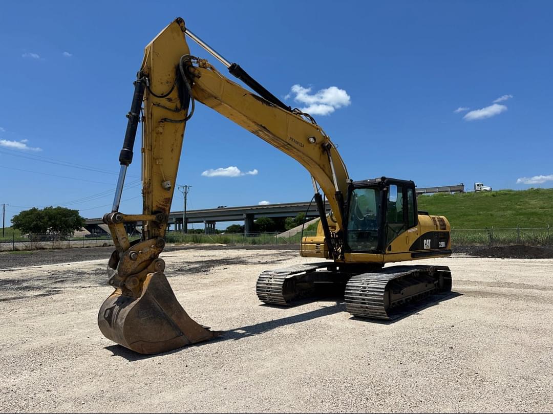Image of Caterpillar 320D Primary image