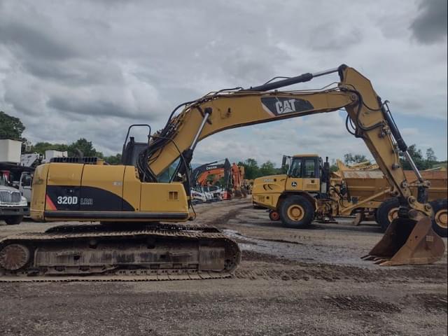 Image of Caterpillar 320D equipment image 2