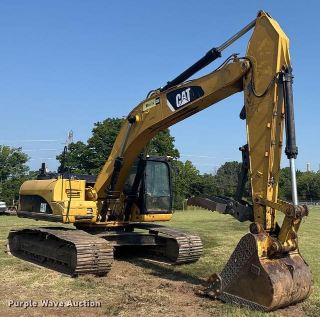 Image of Caterpillar 324D equipment image 2