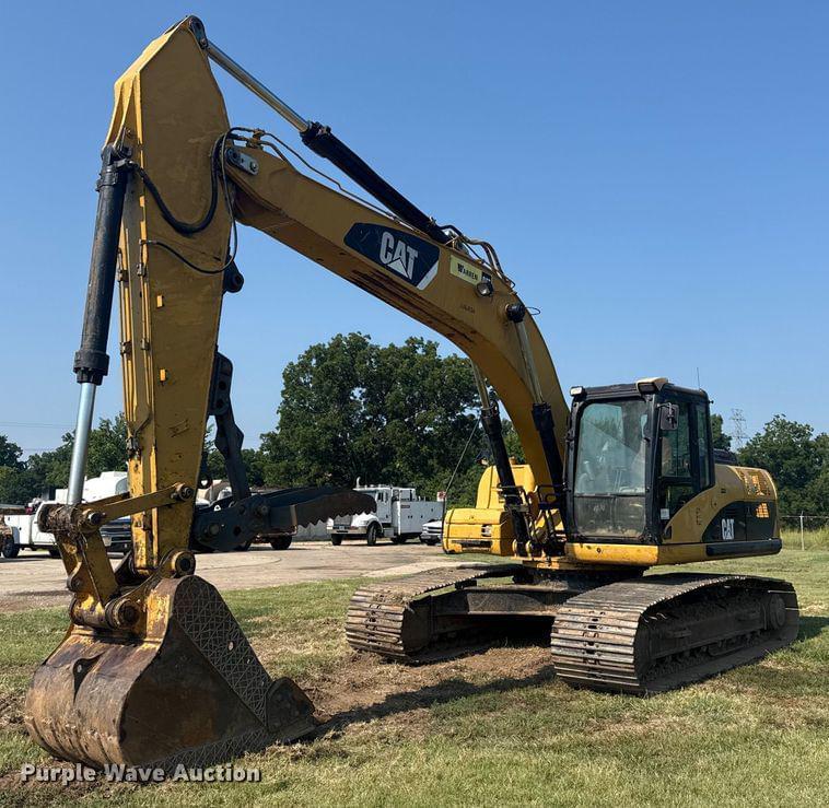 Image of Caterpillar 324D Primary image