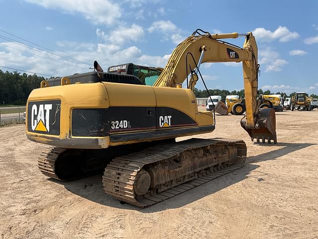 Image of Caterpillar 324D equipment image 4