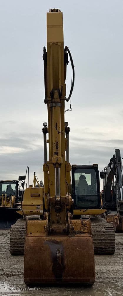 Image of Caterpillar 330D equipment image 1