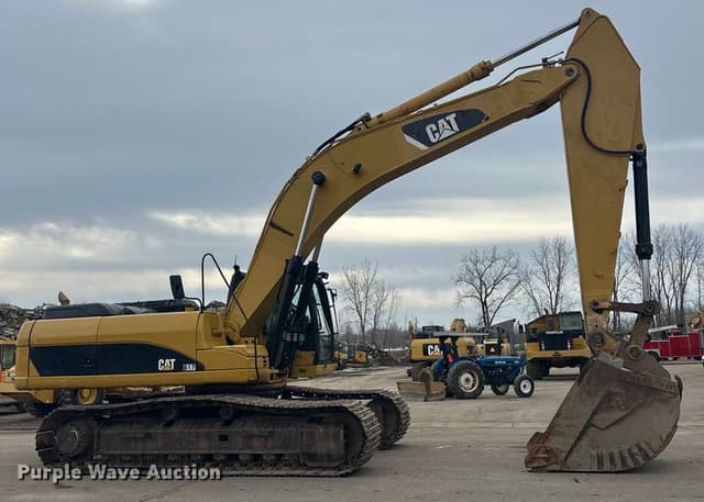 Image of Caterpillar 330D equipment image 3