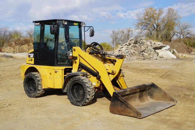 Image of Caterpillar 904B equipment image 4