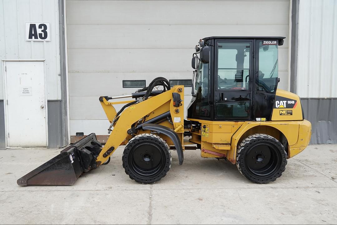 Image of Caterpillar 904B Primary image