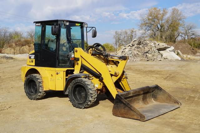 Image of Caterpillar 904B equipment image 4