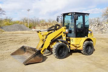 Main image Caterpillar 904B