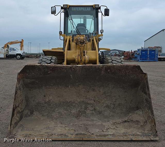 Image of Caterpillar 938G equipment image 1