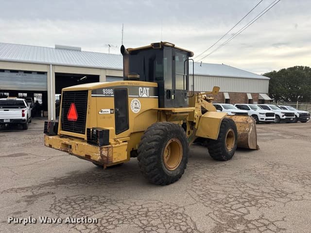 Image of Caterpillar 938G equipment image 4