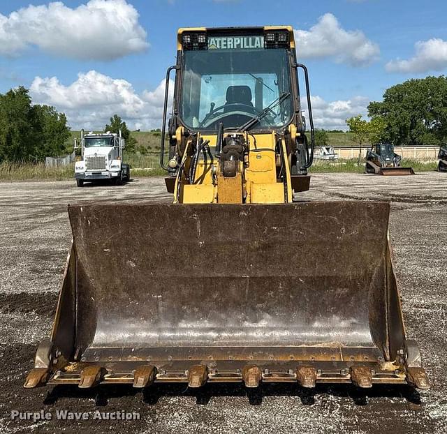 Image of Caterpillar 953D equipment image 1