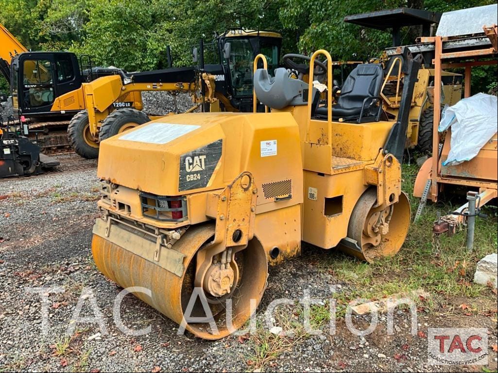 Main image Caterpillar CB24
