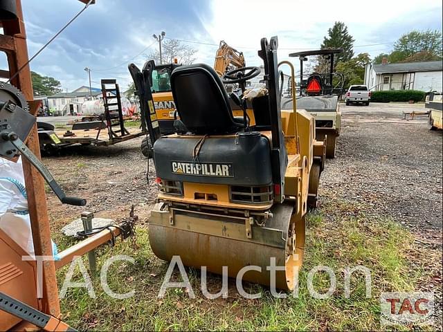 Image of Caterpillar CB24 equipment image 2