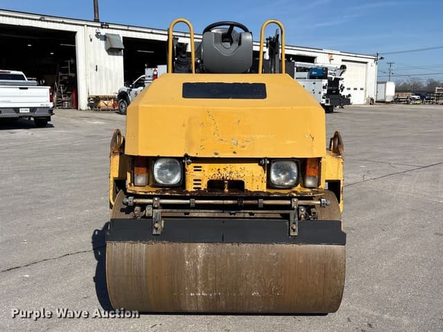 Image of Caterpillar CB24 equipment image 1