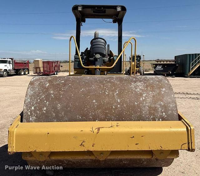 Image of Caterpillar CS56 equipment image 1