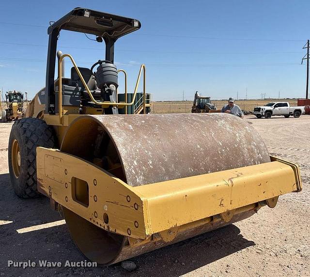 Image of Caterpillar CS56 equipment image 2