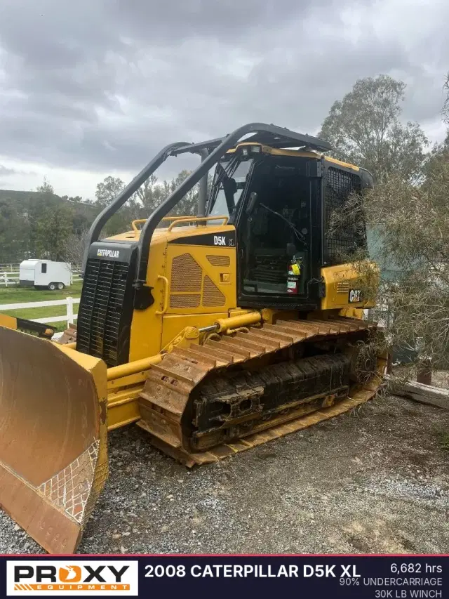 Image of Caterpillar D5K XL equipment image 2