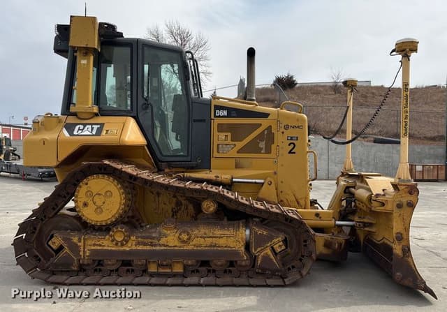 Image of Caterpillar D6N XL equipment image 3