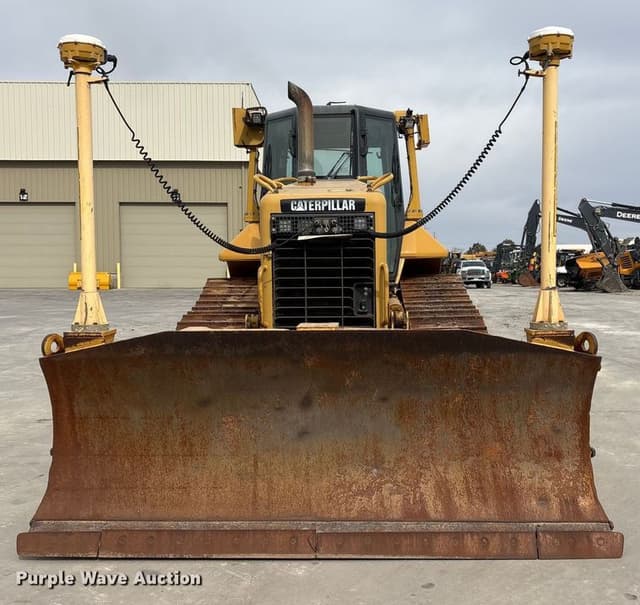 Image of Caterpillar D6N XL equipment image 1