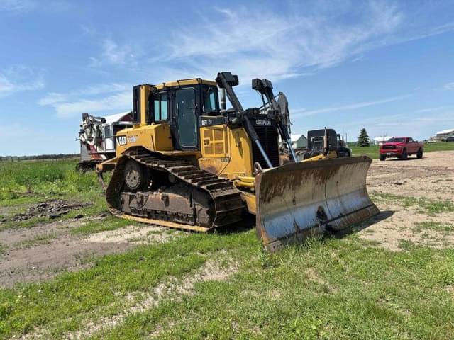 Image of Caterpillar D6T equipment image 3