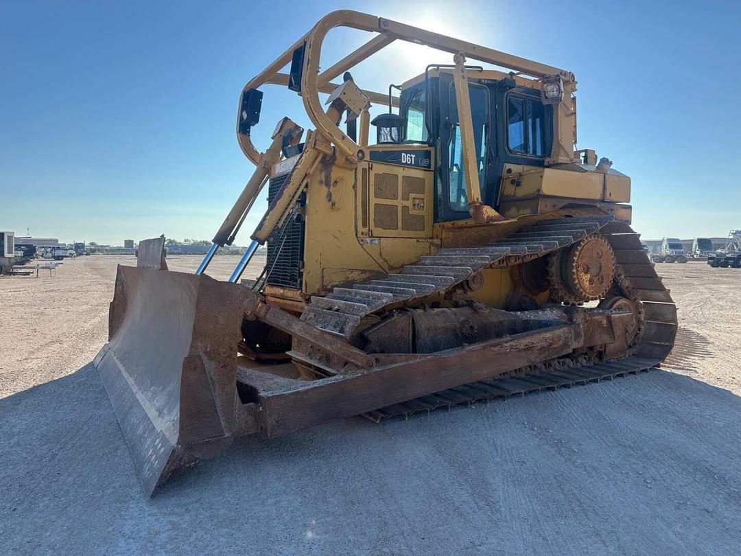 Image of Caterpillar D6T Primary image