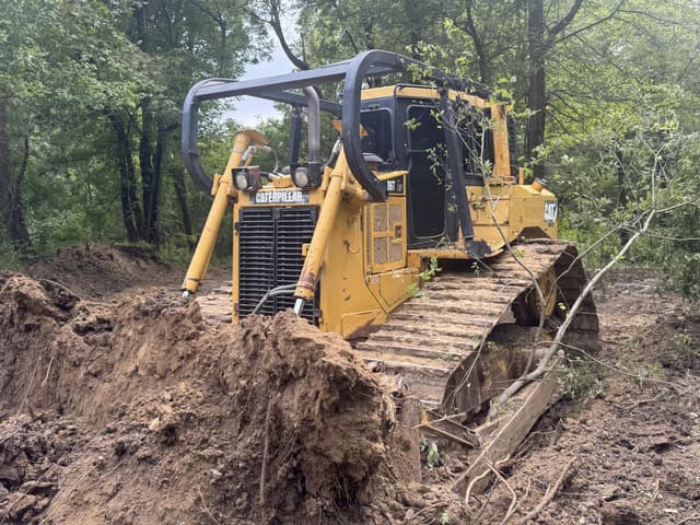 Image of Caterpillar D6T LGP equipment image 4