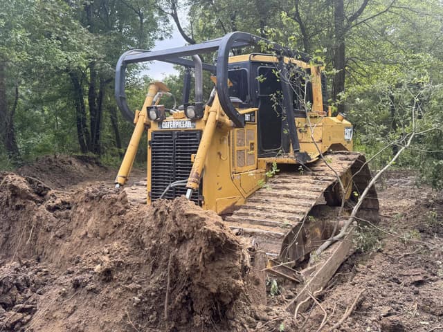 Image of Caterpillar D6T LGP equipment image 4