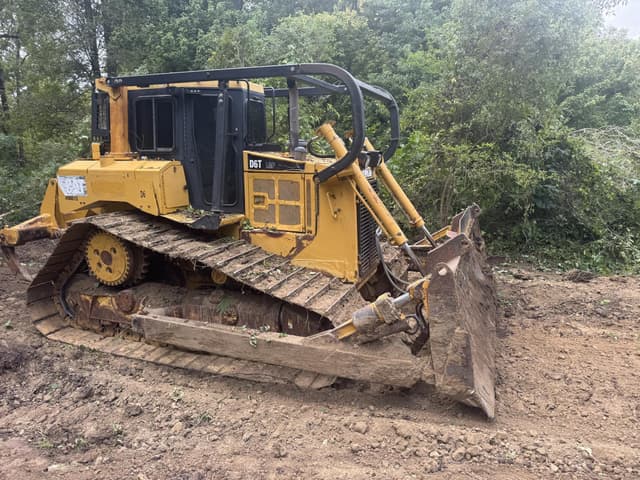 Image of Caterpillar D6T LGP equipment image 2