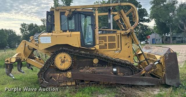 Image of Caterpillar D6T XL equipment image 3