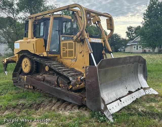 Image of Caterpillar D6T XL equipment image 2