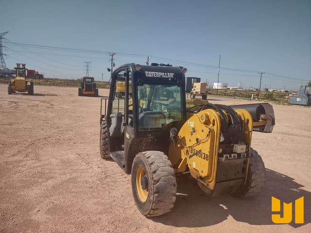 Image of Caterpillar TH255 equipment image 4