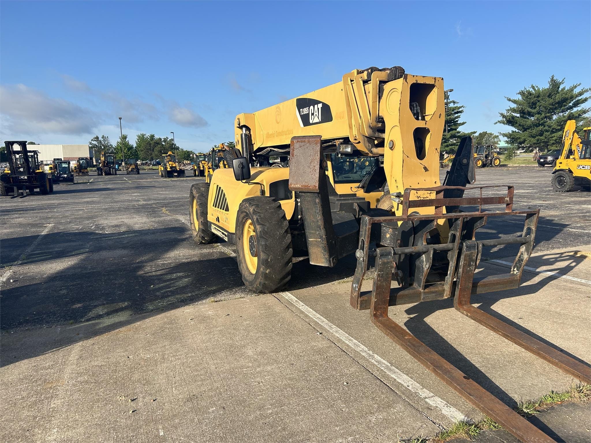 Main image Caterpillar TL1055