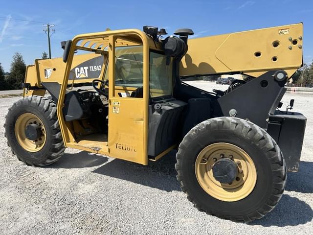 Image of Caterpillar TL943 equipment image 4