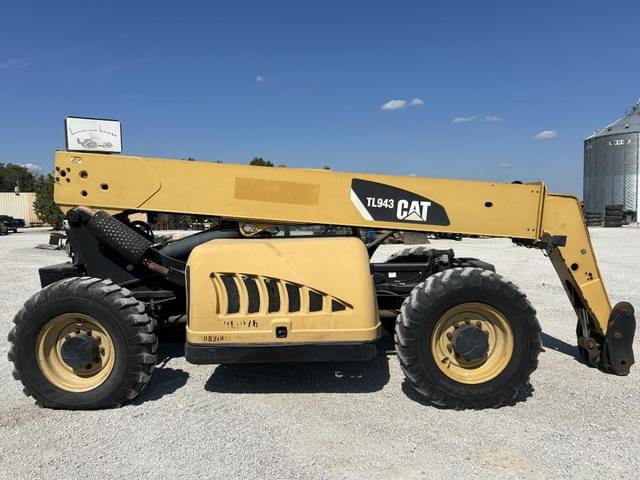Image of Caterpillar TL943 equipment image 3